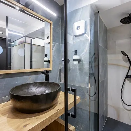 La Casa Center With Jacuzzi