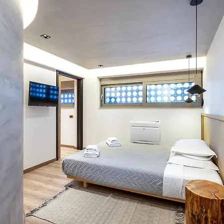 La Casa Center With Jacuzzi Апартаменты *