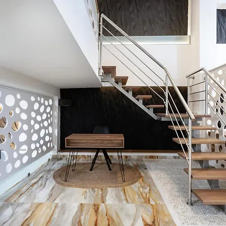 La Casa Center With Jacuzzi Apartman