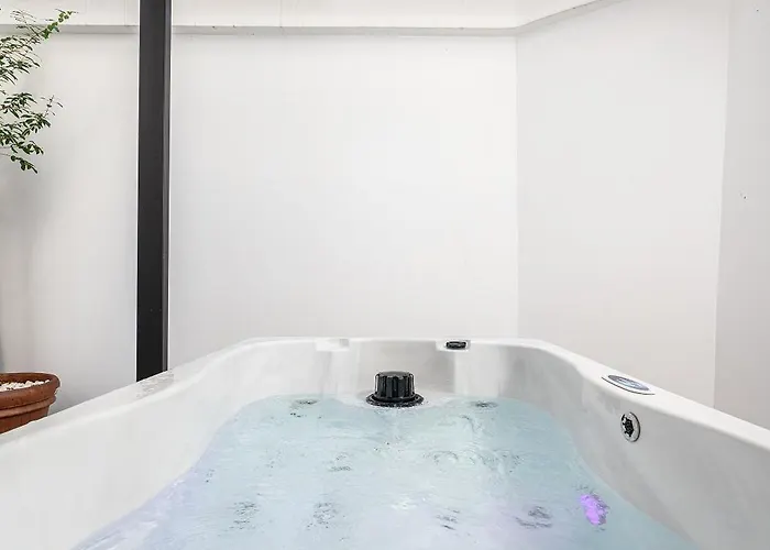 アパート La Casa Center With Jacuzzi *