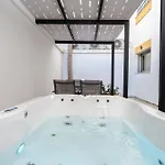 La Casa Center With Jacuzzi Daire İstanköy