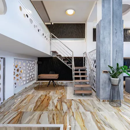 La Casa Center With Jacuzzi 公寓 *