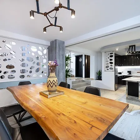 La Casa Center With Jacuzzi 公寓