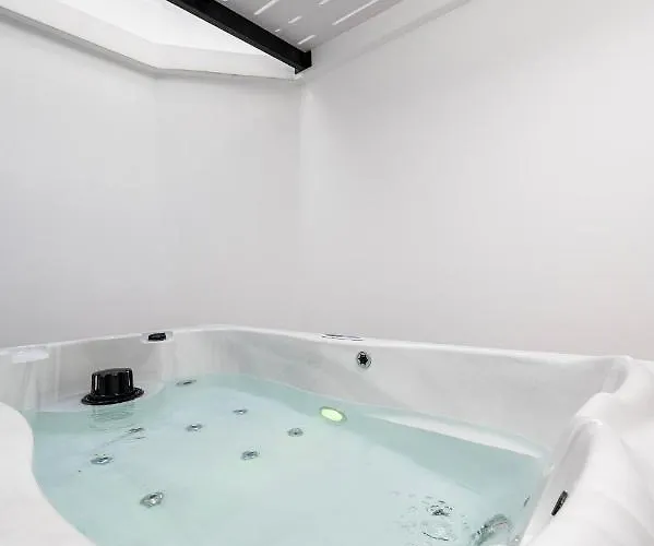 La Casa Center With Jacuzzi Lejlighed Kos By